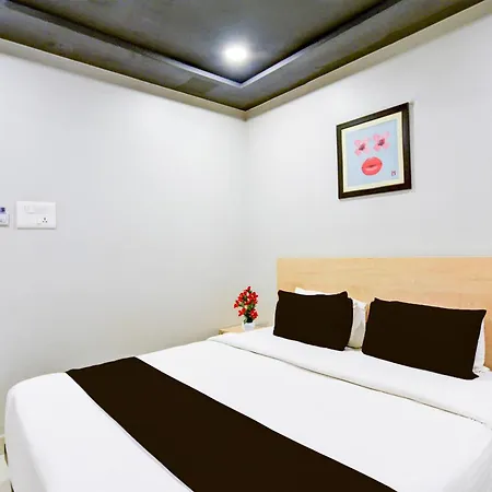 Super Townhouse Hitech City Hyderabad Kondapur  Exterior photo