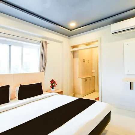 Super Townhouse Hitech City Hyderabad Kondapur  Exterior photo