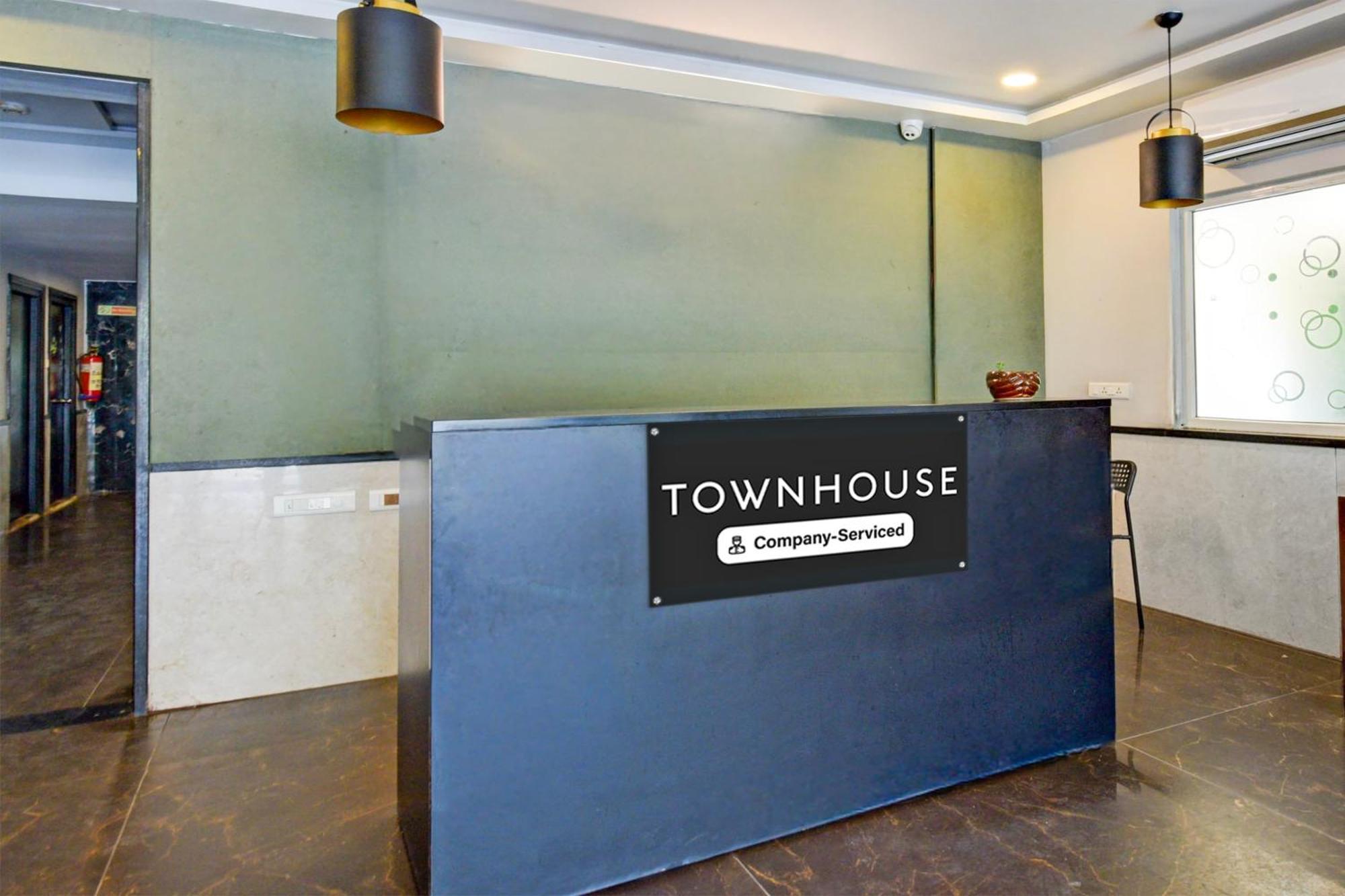 Hotel Super Townhouse Hitech Hyderabad 4*