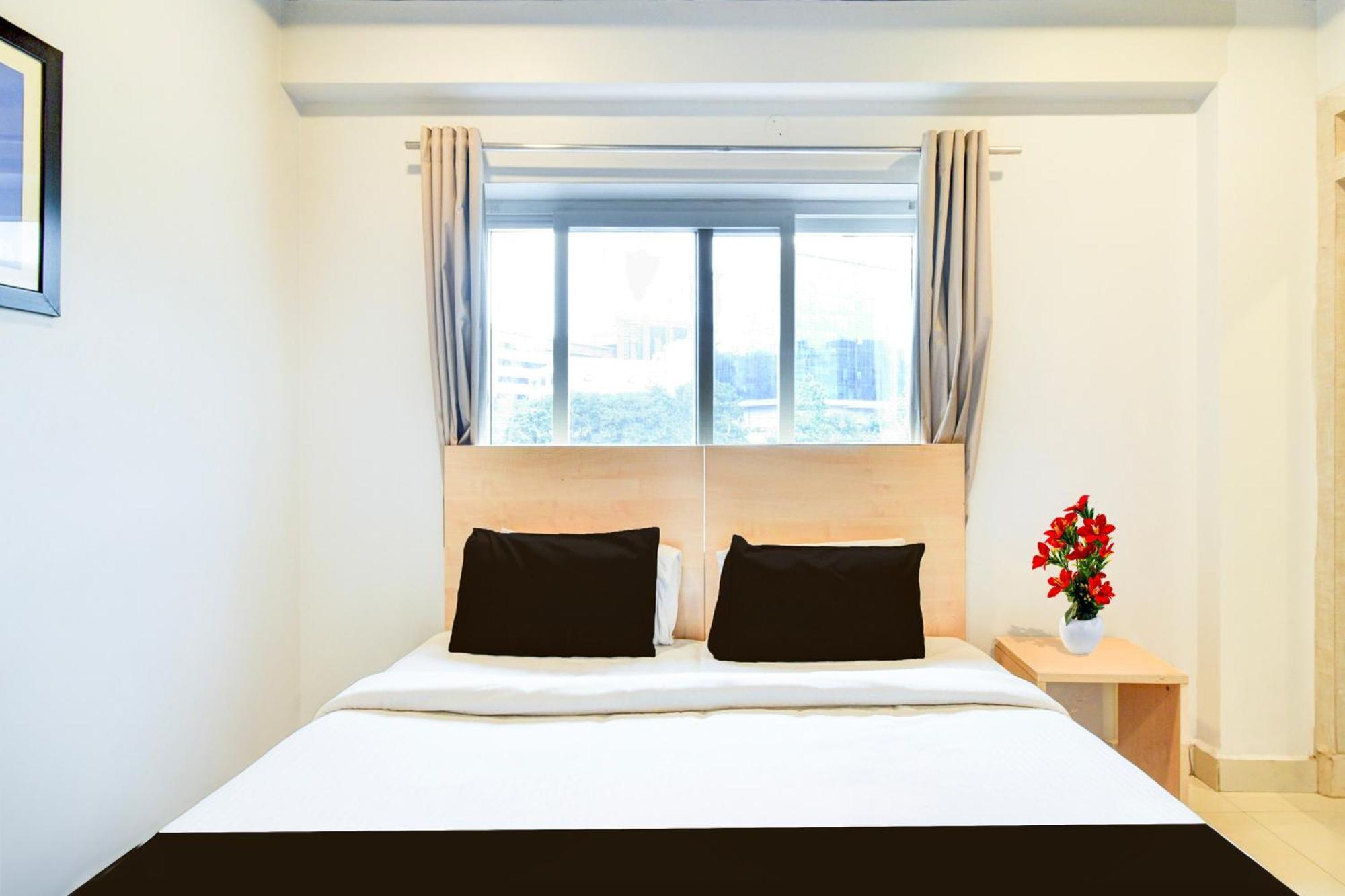 Super Townhouse Hitech Hyderabad Hotel